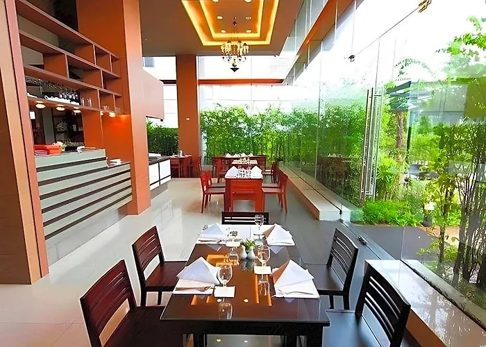 Grand Howard Hotel
